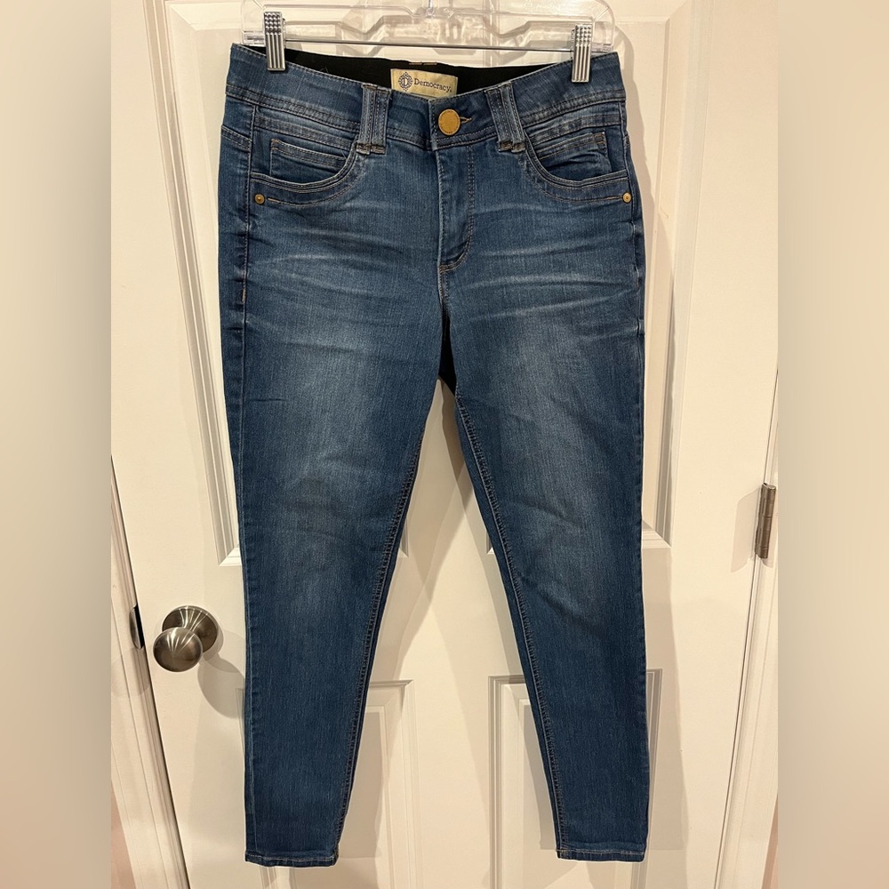 Democracy Blue Jeans Size 6